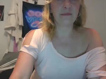 pinkwhitney618